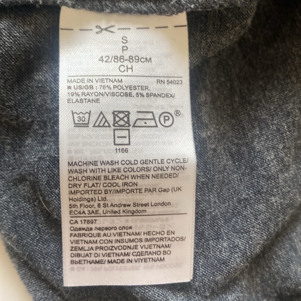 Banana‎ Republic Gray Knit Top Small - Picture 9 of 9